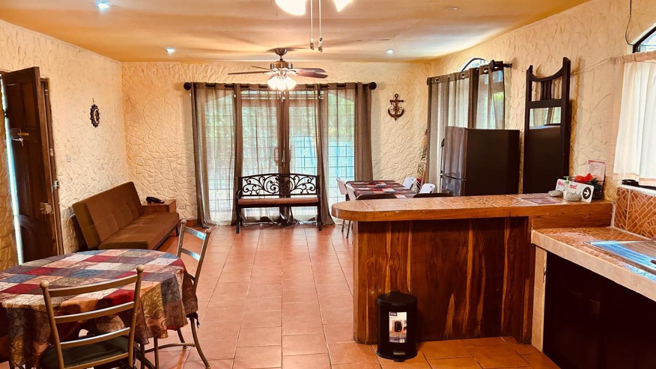 Casa Encantada Offers You Two-Bedroom House, 1 Tiny Apartment & 3 Double Rooms Мануэль-Антонио Экстерьер фото