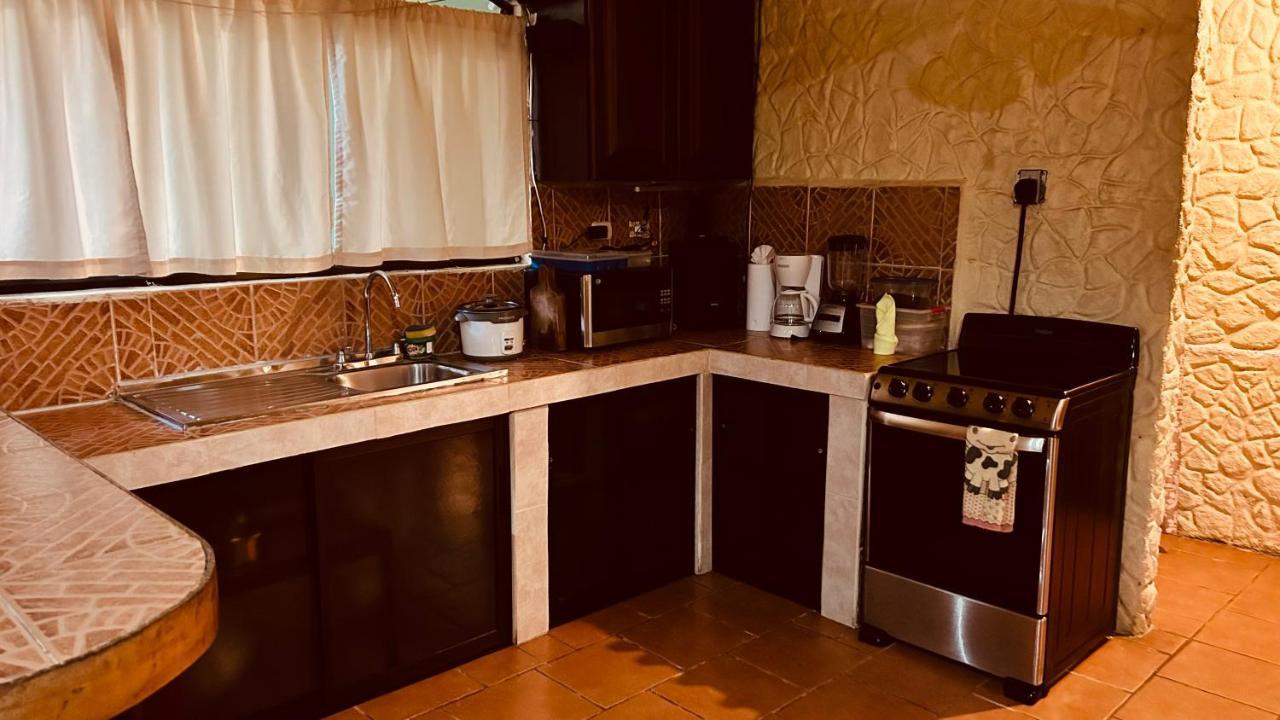 Casa Encantada Offers You Two-Bedroom House, 1 Tiny Apartment & 3 Double Rooms Мануэль-Антонио Экстерьер фото