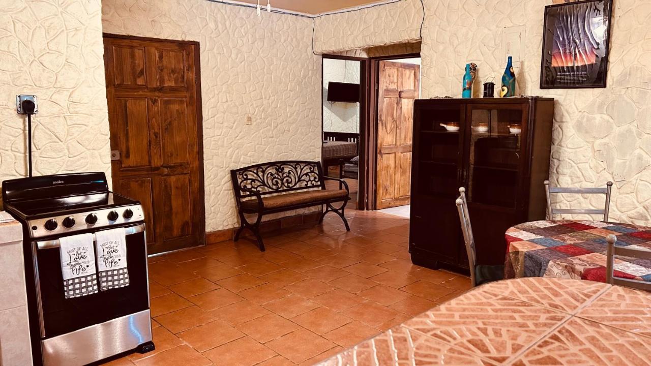 Casa Encantada Offers You Two-Bedroom House, 1 Tiny Apartment & 3 Double Rooms Мануэль-Антонио Экстерьер фото
