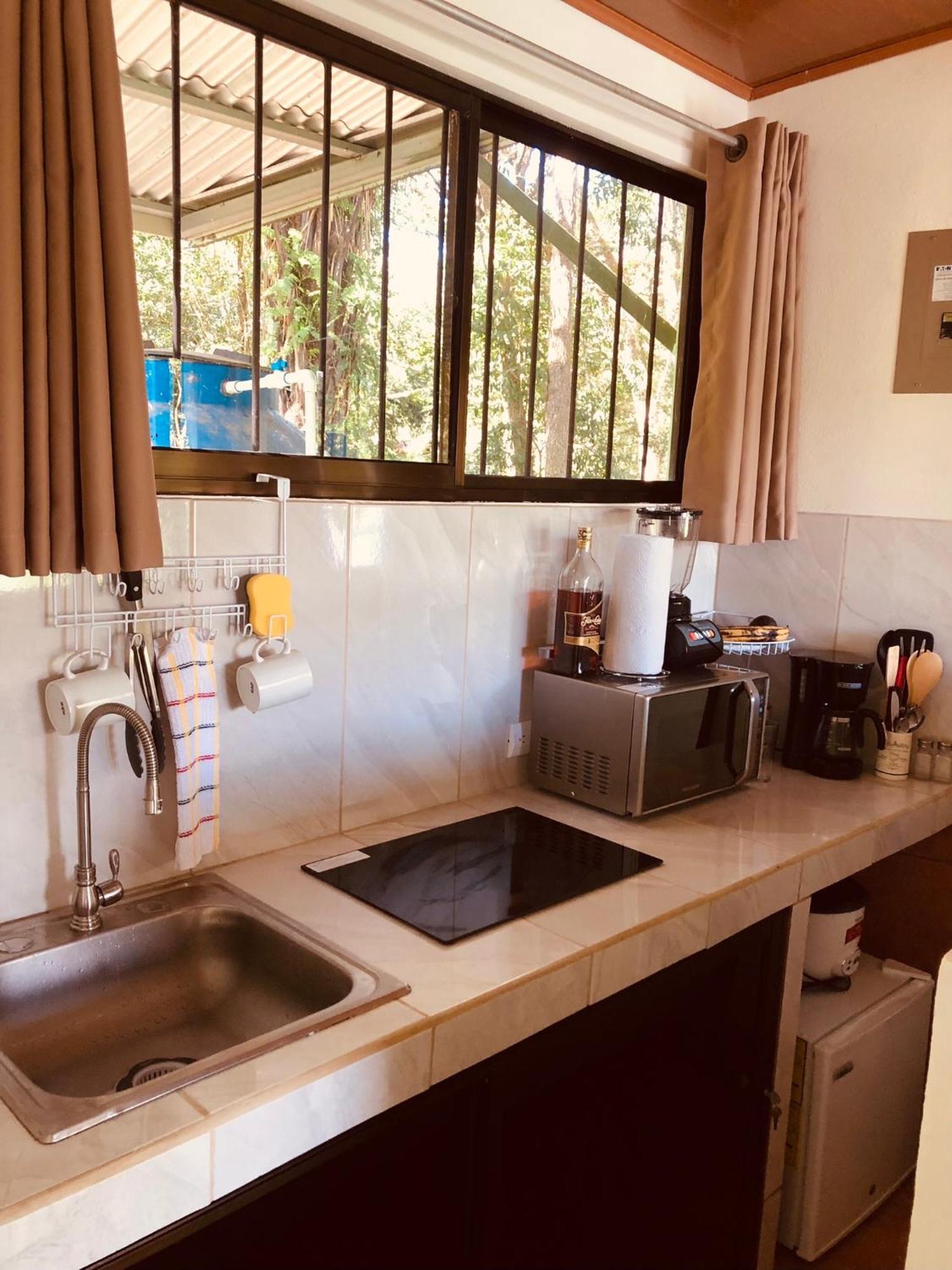 Casa Encantada Offers You Two-Bedroom House, 1 Tiny Apartment & 3 Double Rooms Мануэль-Антонио Экстерьер фото